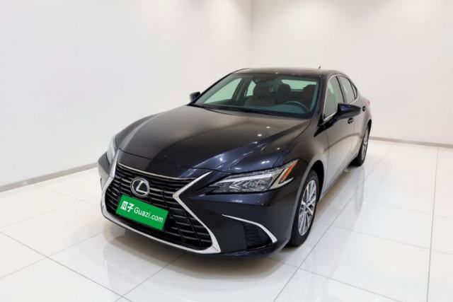Lexus ES 2025 200 Premium Edition с пробегом