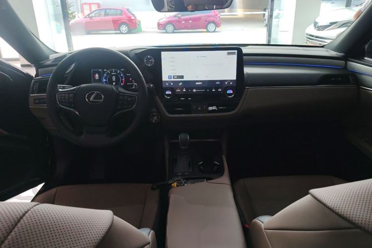 Used Lexus ES 2025 200 Premium Edition Center Console