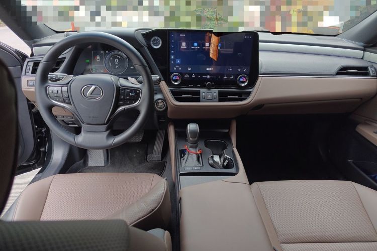 Used Lexus ES 2025 200 Premium Edition Center Console