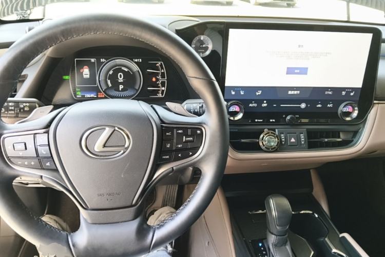 Used Lexus ES 2025 300h Deluxe Edition Center Console