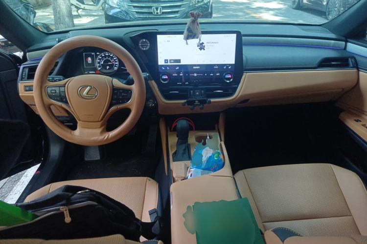 Used Lexus ES 2025 200 Premium Edition Center Console
