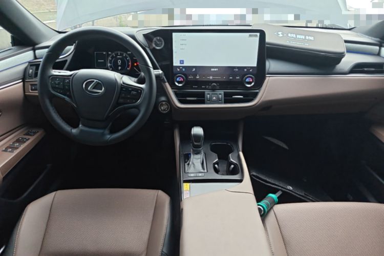Used Lexus ES 2025 200 Premium Edition Center Console