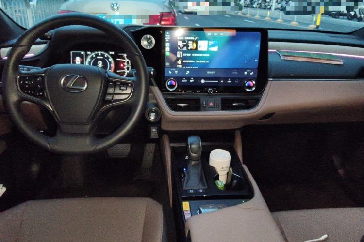 Used Lexus ES 2025 200 Premium Edition Center Console