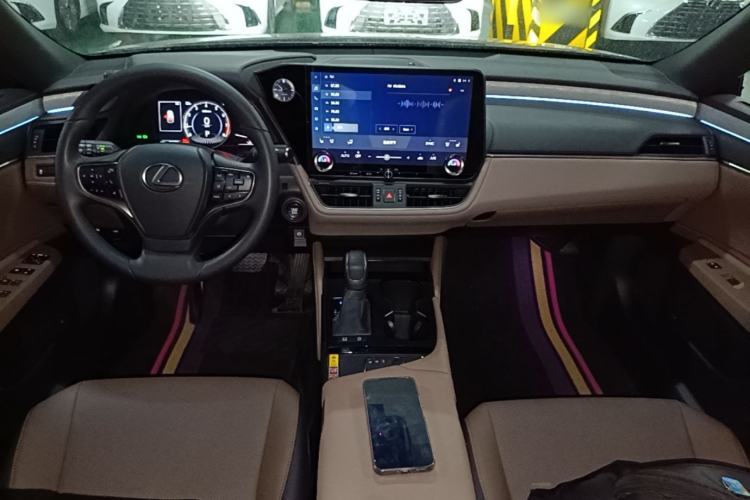 Used Lexus ES 2025 200 Premium Edition Center Console