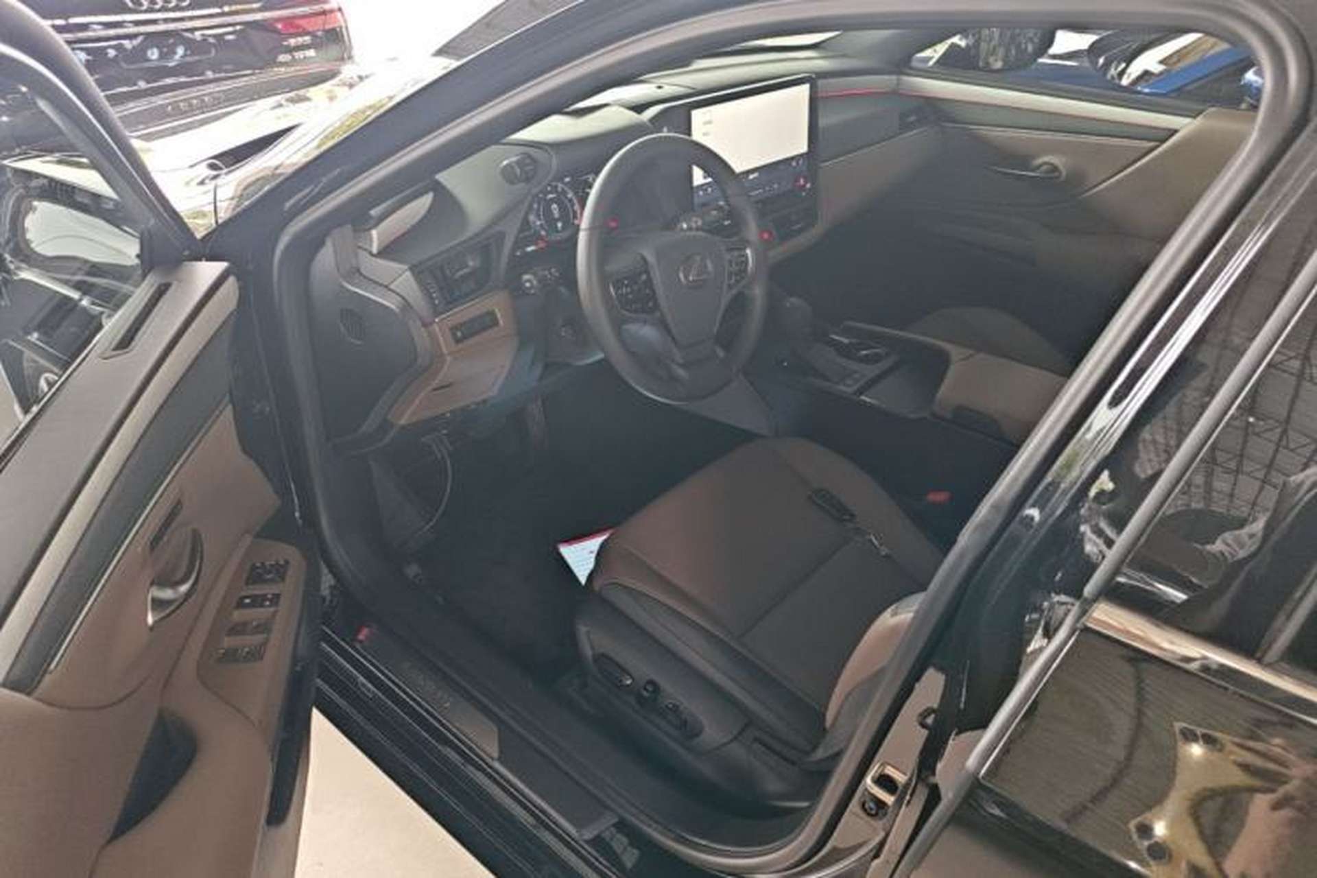 Used Lexus ES 2025 200 Premium Edition Driver Seat