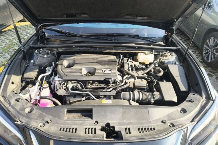 Used Lexus ES 2025 300h Deluxe Edition Engine Bay