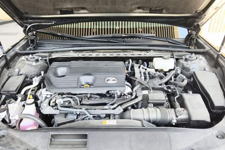 Used Lexus ES 2025 300h Deluxe Edition Engine Bay