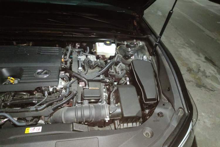 Used Lexus ES 2025 300h Deluxe Edition Engine Bay Left
