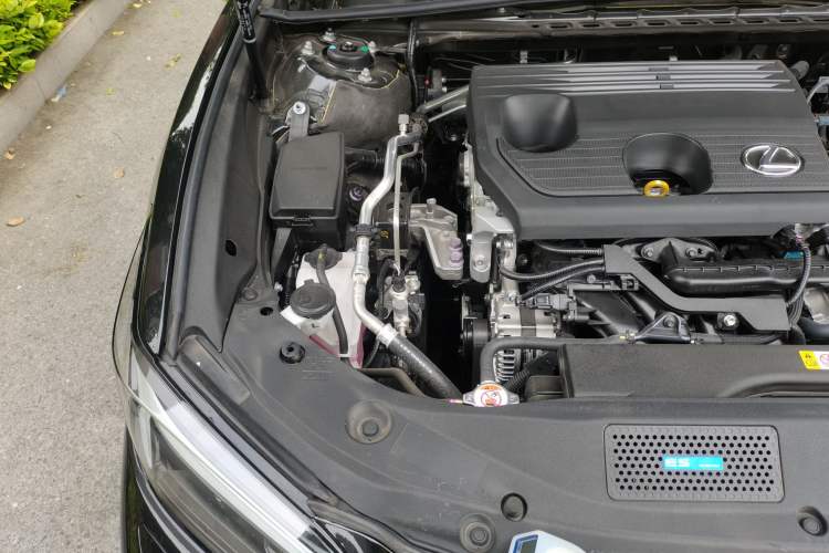 Used Lexus ES 2025 200 Premium Edition Engine Bay Right