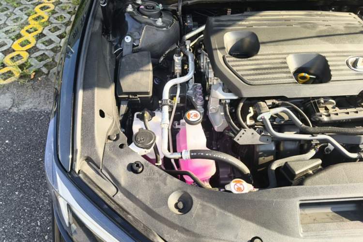 Used Lexus ES 2025 300h Deluxe Edition Engine Bay Right