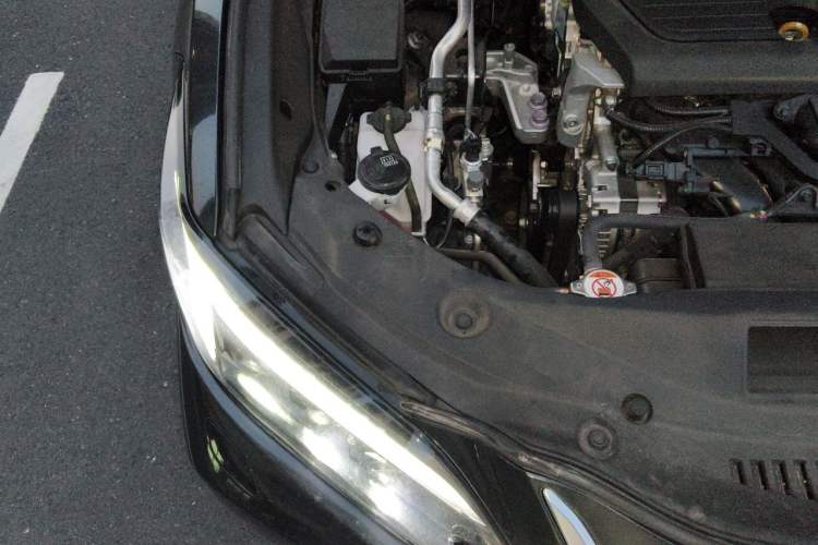 Used Lexus ES 2025 200 Premium Edition Engine Bay Right