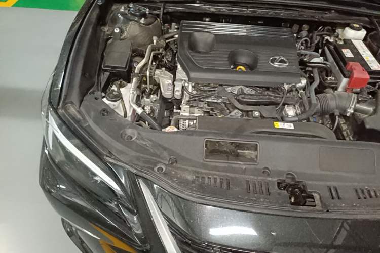 Used Lexus ES 2025 200 Premium Edition Engine Bay Right
