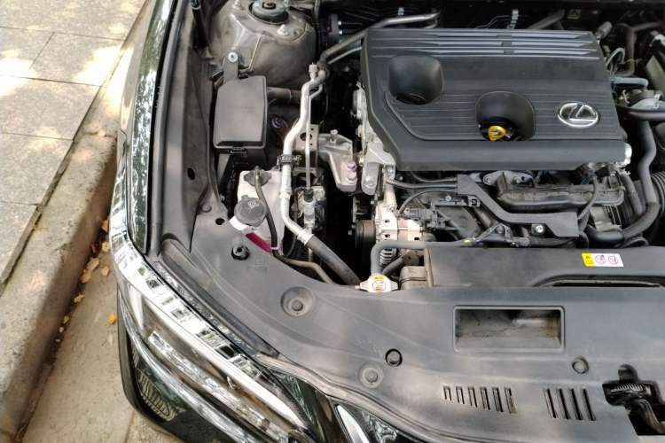 Used Lexus ES 2025 200 Premium Edition Engine Bay Right