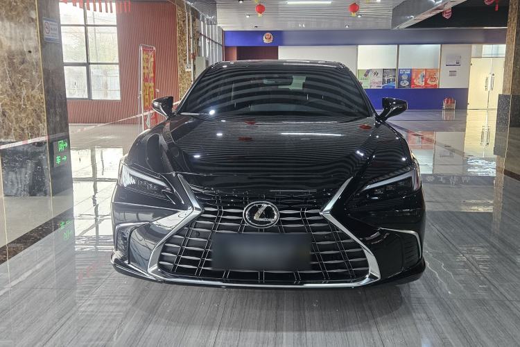 Used Lexus ES 2025 200 Premium Edition Exterior 1