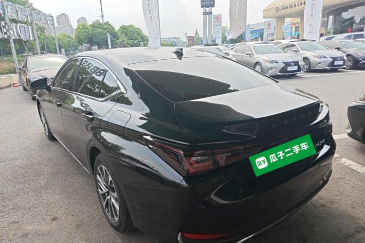 Used Lexus ES 2025 200 Premium Edition Exterior 2