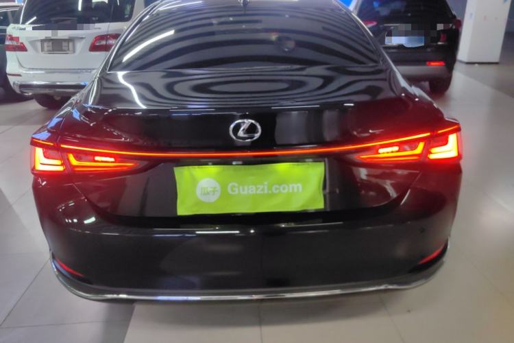 Used Lexus ES 2025 200 Premium Edition Exterior 4
