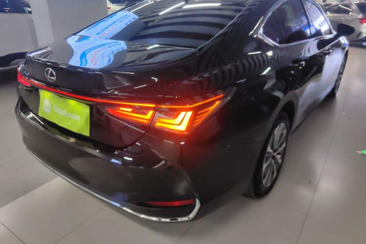 Used Lexus ES 2025 200 Premium Edition Exterior 5