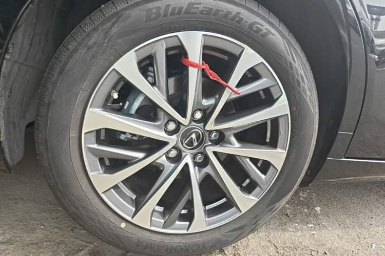 Used Lexus ES 2025 200 Premium Edition Exterior 5
