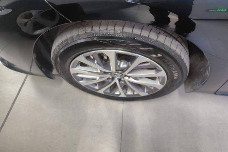 Used Lexus ES 2025 200 Premium Edition Exterior 7