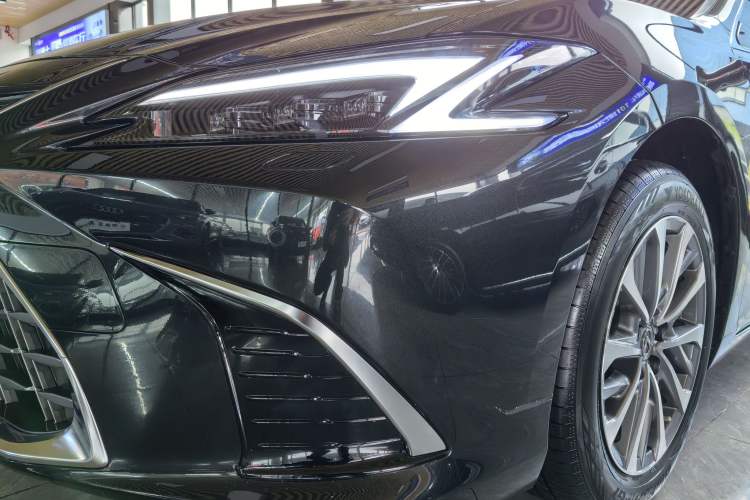Used Lexus ES 2025 200 Premium Edition Exterior 7