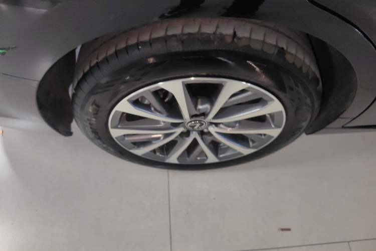 Used Lexus ES 2025 200 Premium Edition Exterior 8