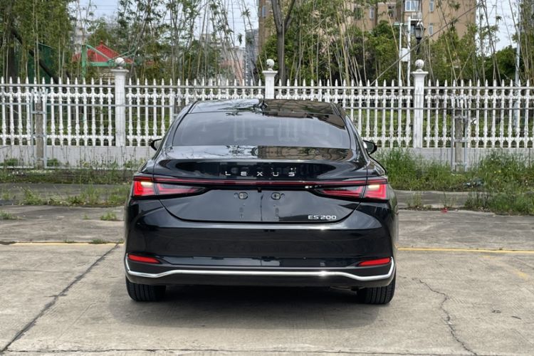 Used Lexus ES 2025 200 Premium Edition Exterior 8