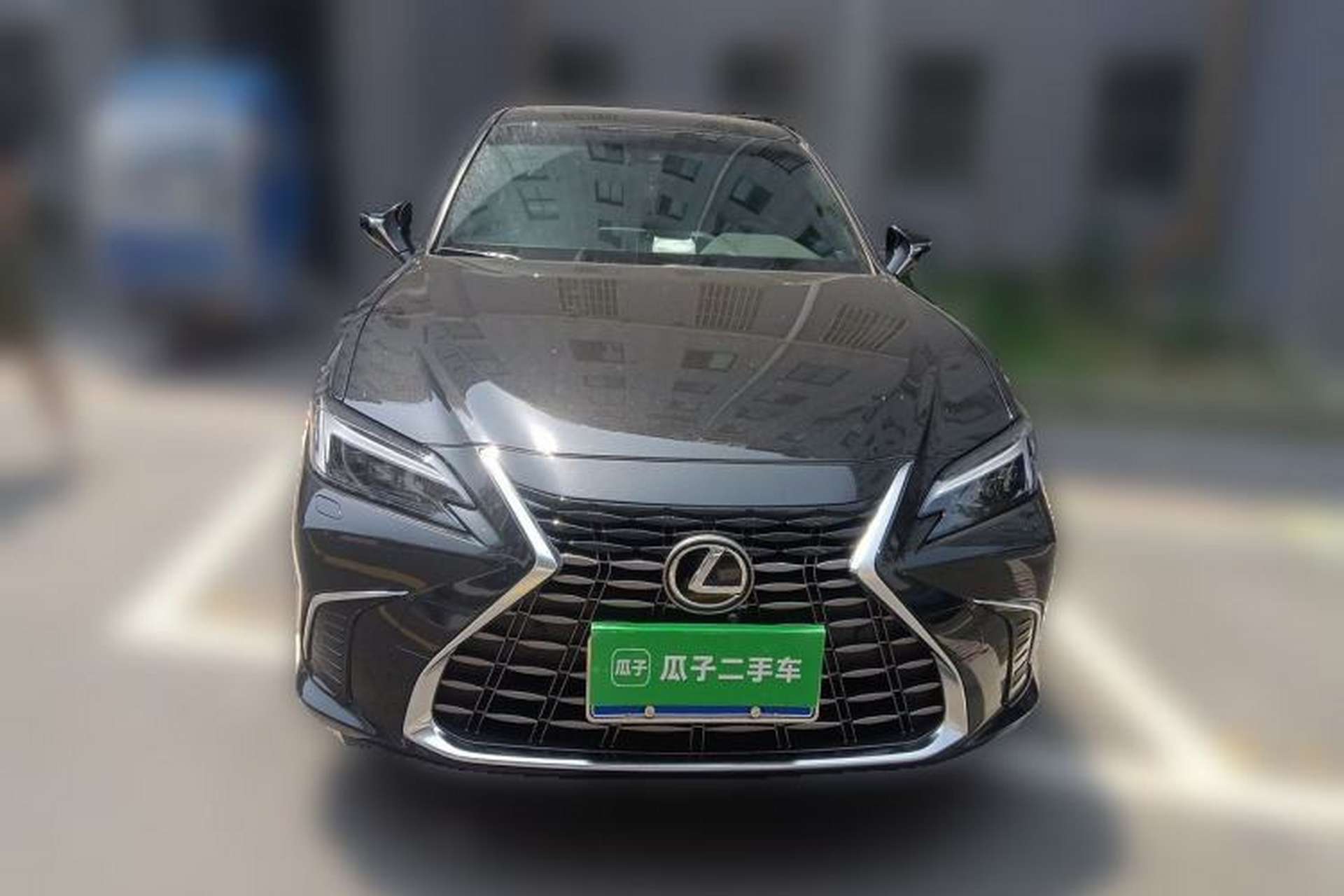 Used Lexus ES 2025 300h Deluxe Edition Front