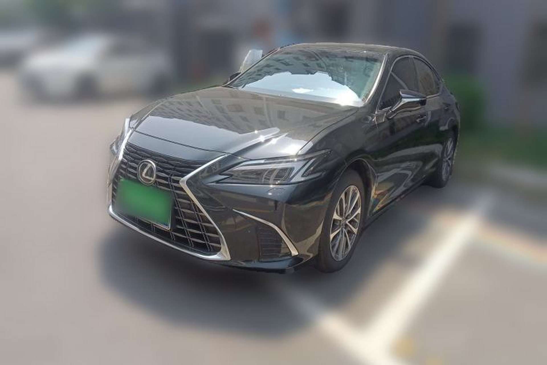 Used Lexus ES 2025 300h Deluxe Edition Front Left 45 Deg