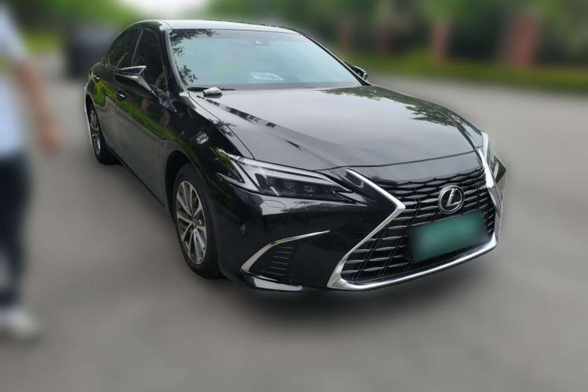 Used Lexus ES 2025 200 Premium Edition Front Right 45 Deg
