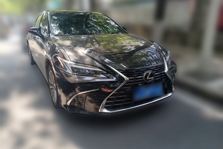 Used Lexus ES 2025 200 Premium Edition Front Right 45 Deg