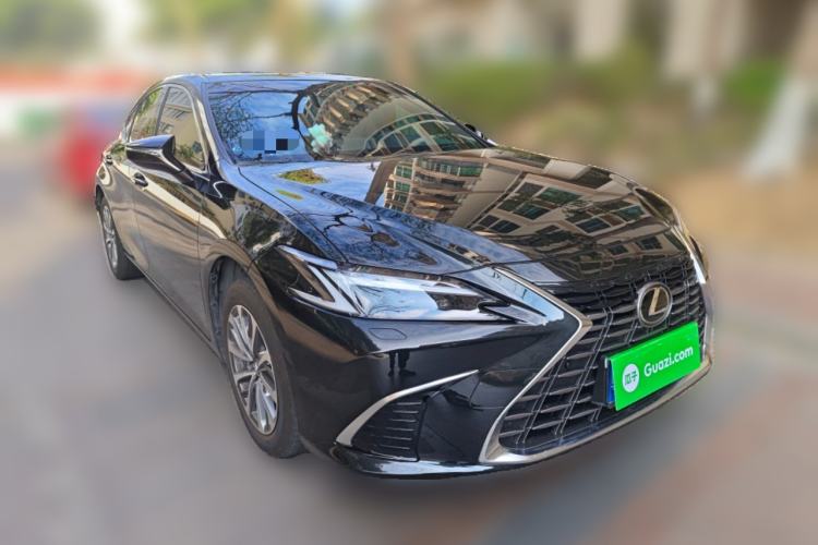 Used Lexus ES 2025 Model, 200 Special Edition Front Right 45 Deg