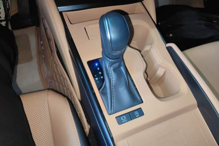 Used Lexus ES 2025 200 Premium Edition Gear Lever