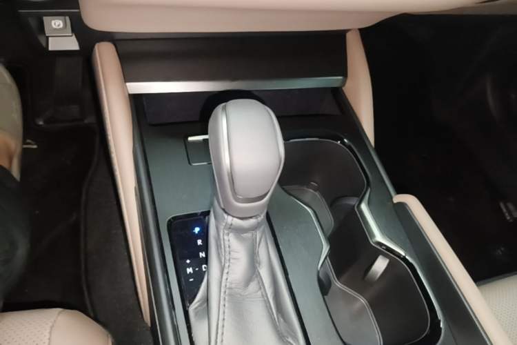 Used Lexus ES 2025 200 Premium Edition Gear Lever