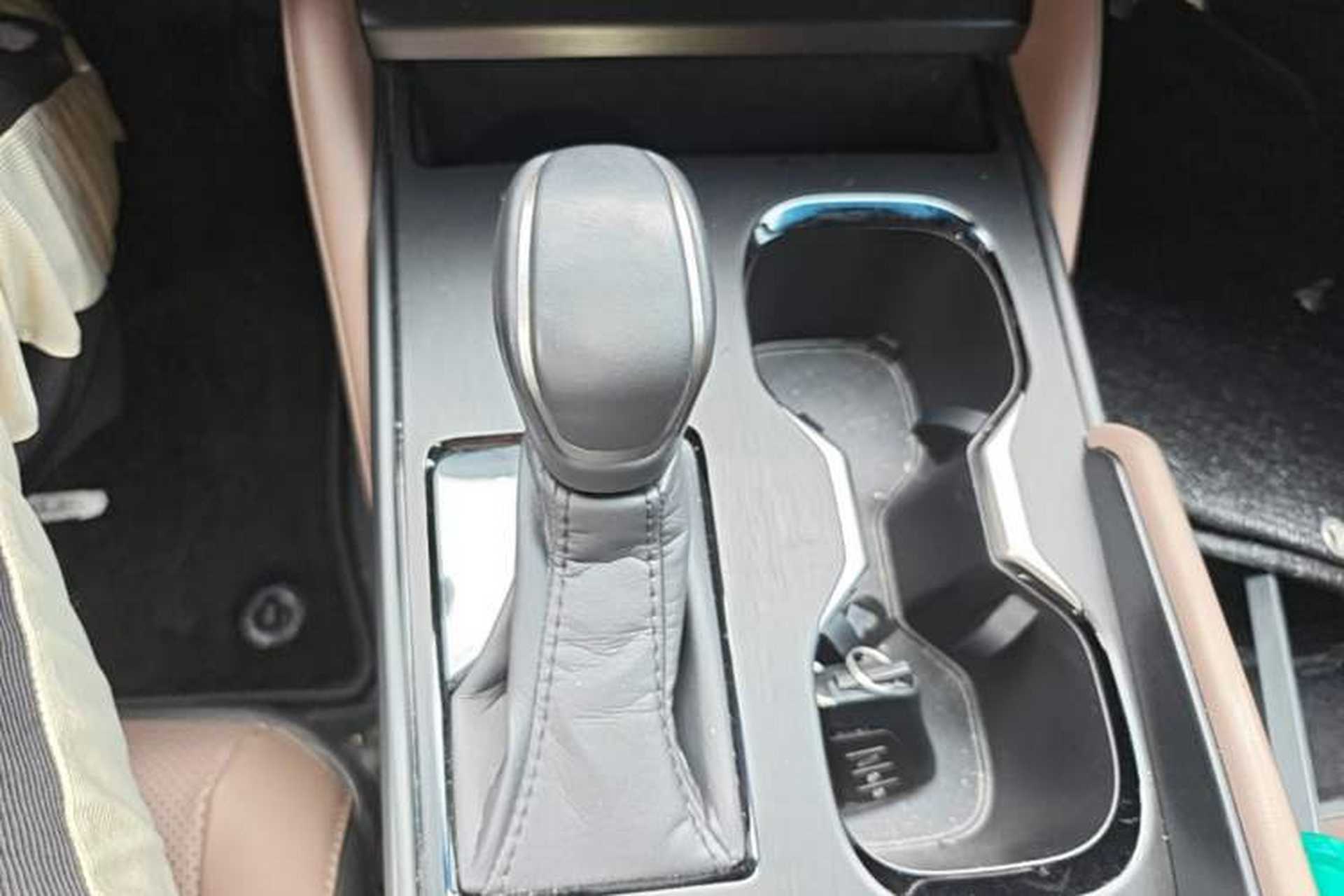 Used Lexus ES 2025 200 Premium Edition Gear Lever