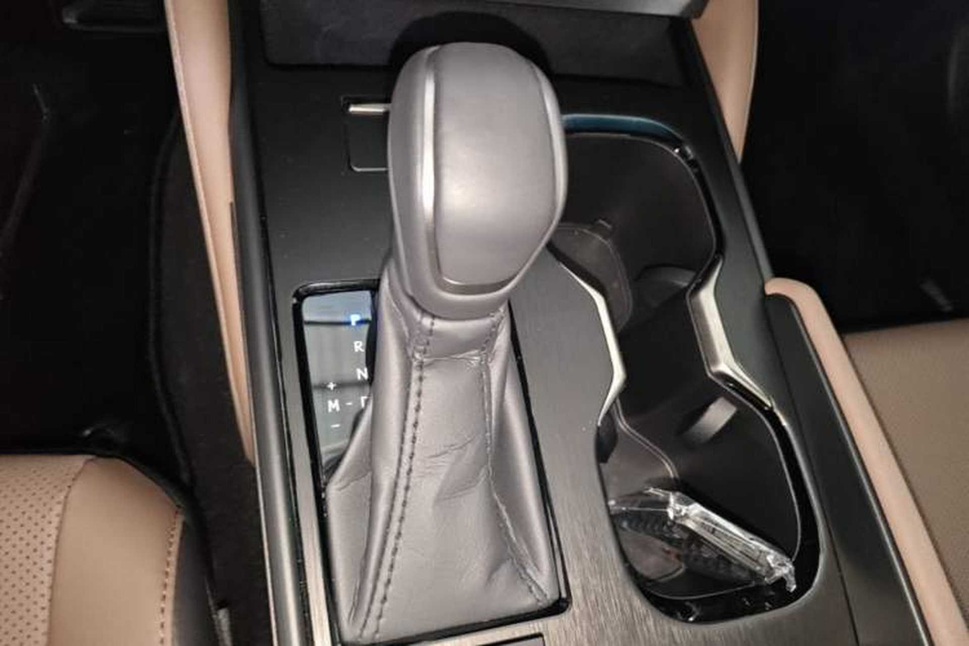 Used Lexus ES 2025 200 Premium Edition Gear Lever