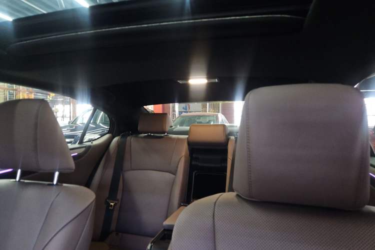 Used Lexus ES 2025 200 Premium Edition Headliner