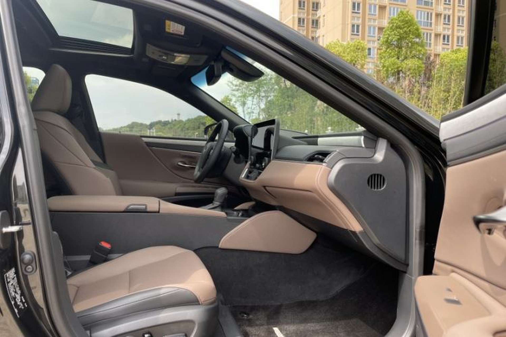 Used Lexus ES 2025 200 Premium Edition Interior 10