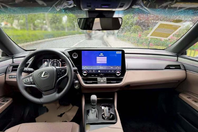 Used Lexus ES 2025 200 Premium Edition Interior 2