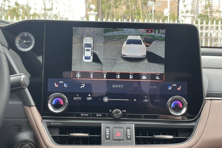 Used Lexus ES 2025 200 Premium Edition Interior 6