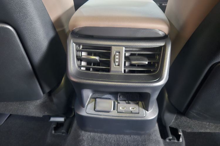 Used Lexus ES 2025 200 Premium Edition Interior 6