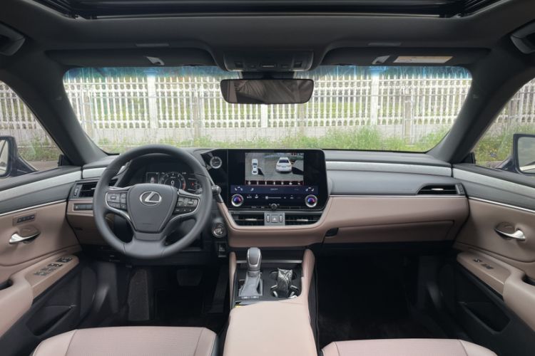 Used Lexus ES 2025 200 Premium Edition Interior 7