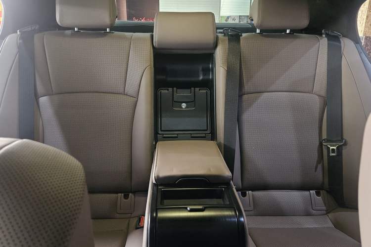 Used Lexus ES 2025 200 Premium Edition Interior 8