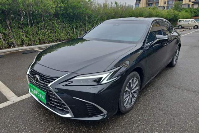Used Lexus ES 2025 300h Deluxe Edition