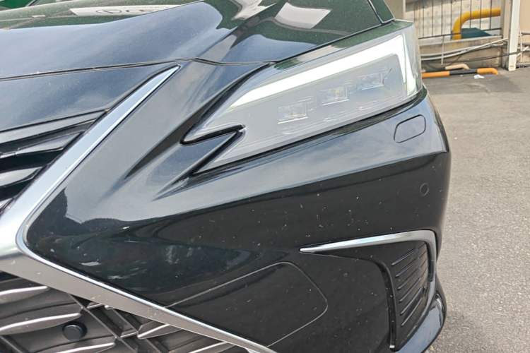 Used Lexus ES 2025 200 Premium Edition Left Front Headlight