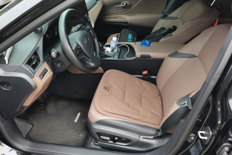 Used Lexus ES 2025 200 Premium Edition Left Front Seat