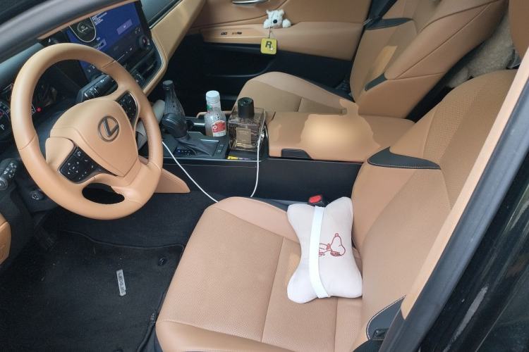 Used Lexus ES 2025 200 Premium Edition Left Front Seat