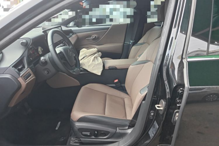 Used Lexus ES 2025 200 Premium Edition Left Front Seat