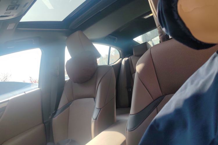 Used Lexus ES 2025 200 Premium Edition Left Front Seat