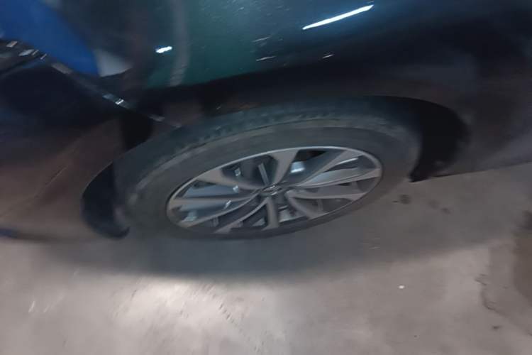 Used Lexus ES 2025 200 Premium Edition Left Front Wheel Hub