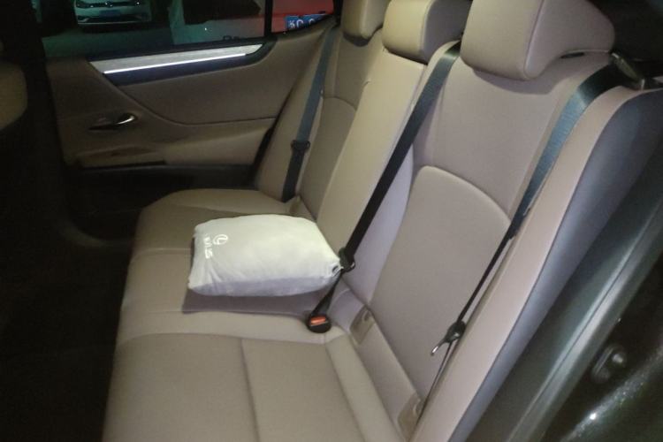 Used Lexus ES 2025 300h Deluxe Edition Left Rear Seat